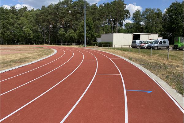 Renovatie atletiekpiste in PU - Sportinfrabouw NV